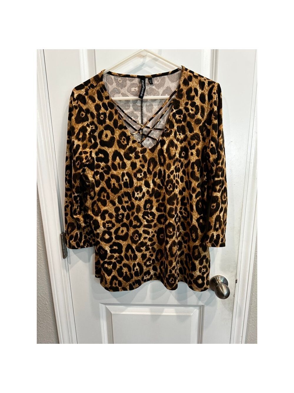 Zoe+Phoebe Leopard Print Long Sleeve Tee Brown Black L EUC